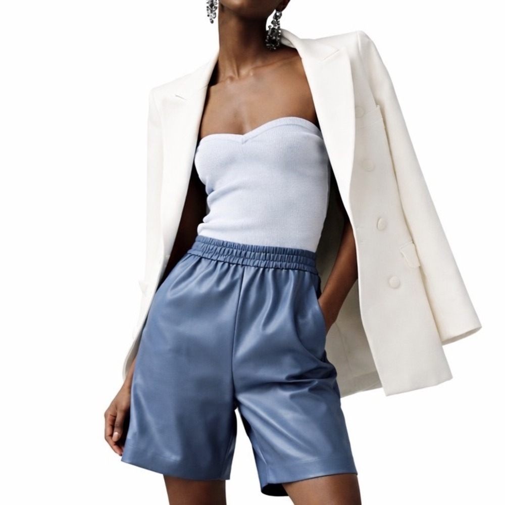 Aritzia Babaton Dusty Blue‎ Butter Soft Faux Leather Stretch Waist Short Size 8